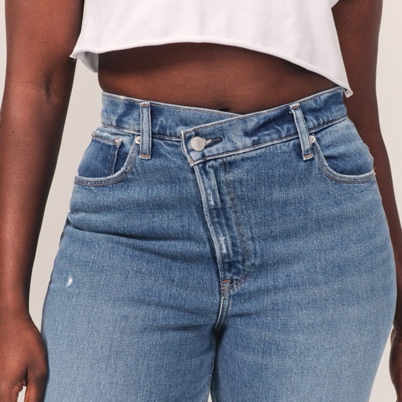 NWT A&F Curve Love Ultra High Rise 90s Straight Medium W.Criss-Cross Waist sz 0 - Picture 3 of 12